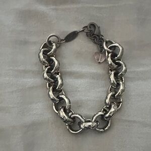 Elegant Gold Chain Bracelet